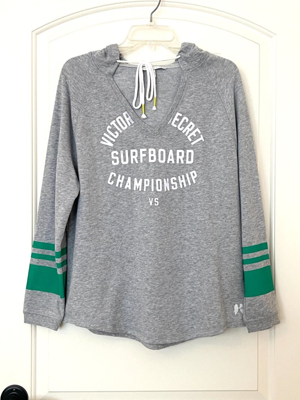 New Victoria's Secret Hoodie Pullover Top Surfboard Championship Gray Small Y2K